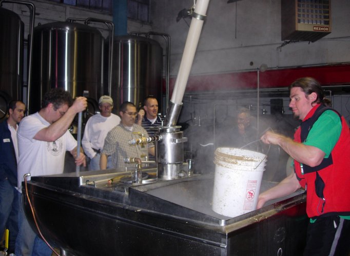 cleaning spent grain from the mash tun